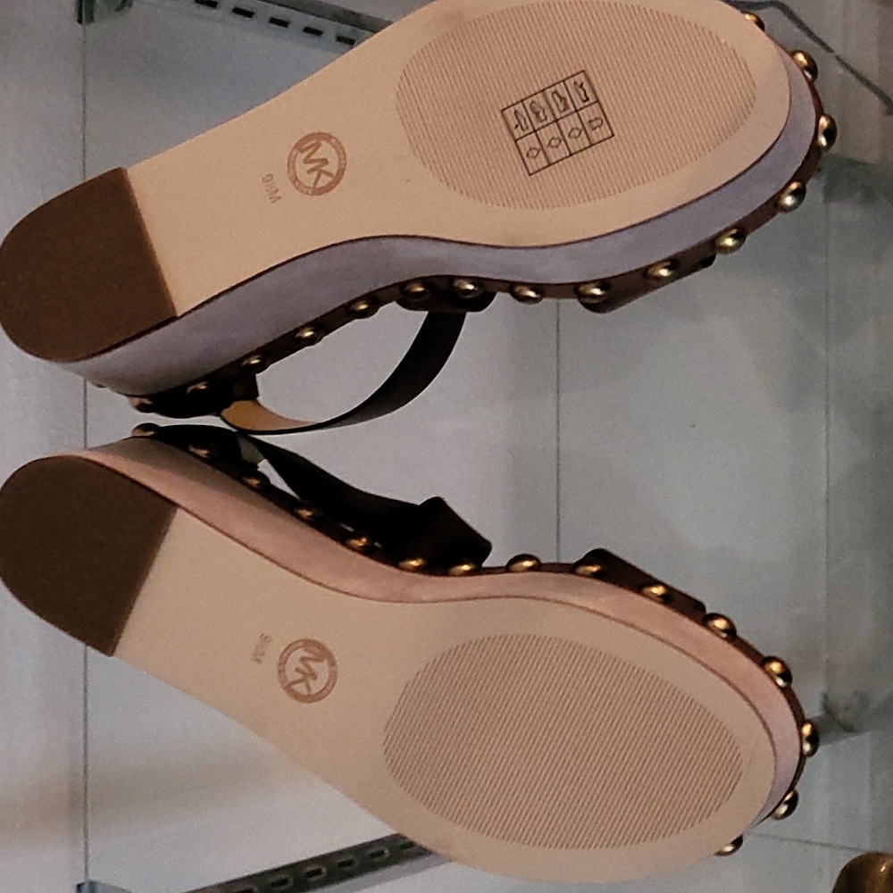 Shoes - Picture 5 of 5